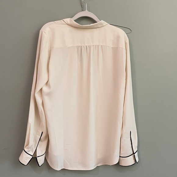 LOFT blouse. Ivory with black trim - Picture 2 of 5